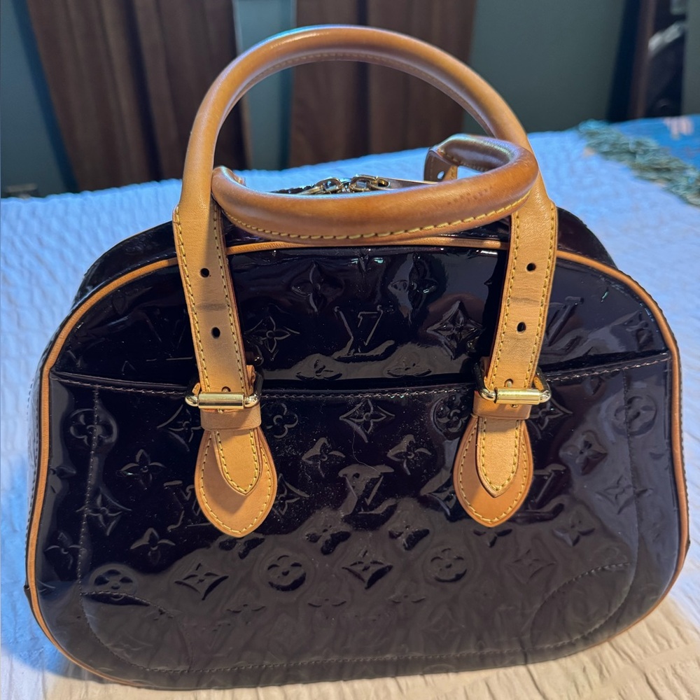 LOUIS VUITTON VERNIS SUMMIT DRIVE AMARANTE